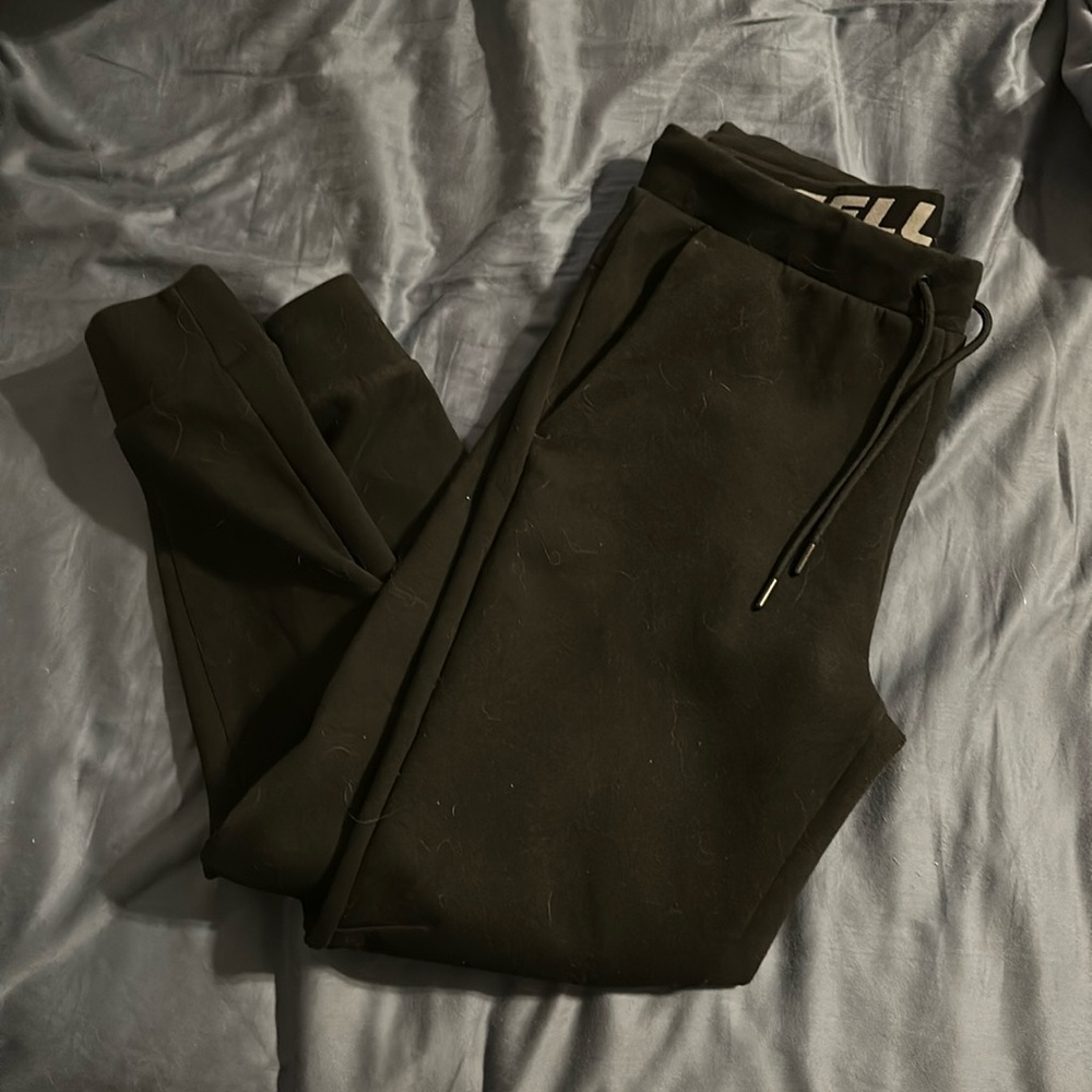Russel sweats very used